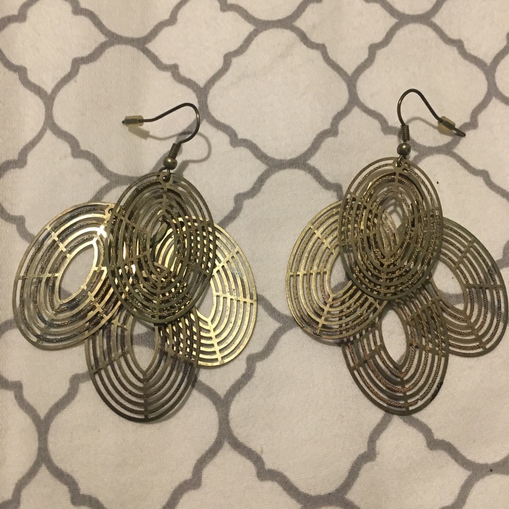 Gold toned dangling earrings